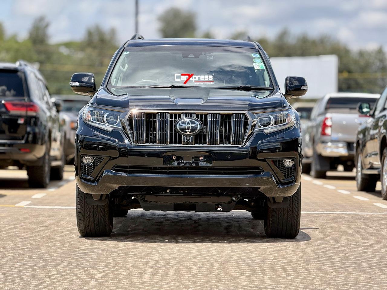 TOYOTA LAND CRUISER PRADO TXL MATT BLACK EDITION thumbnail 3