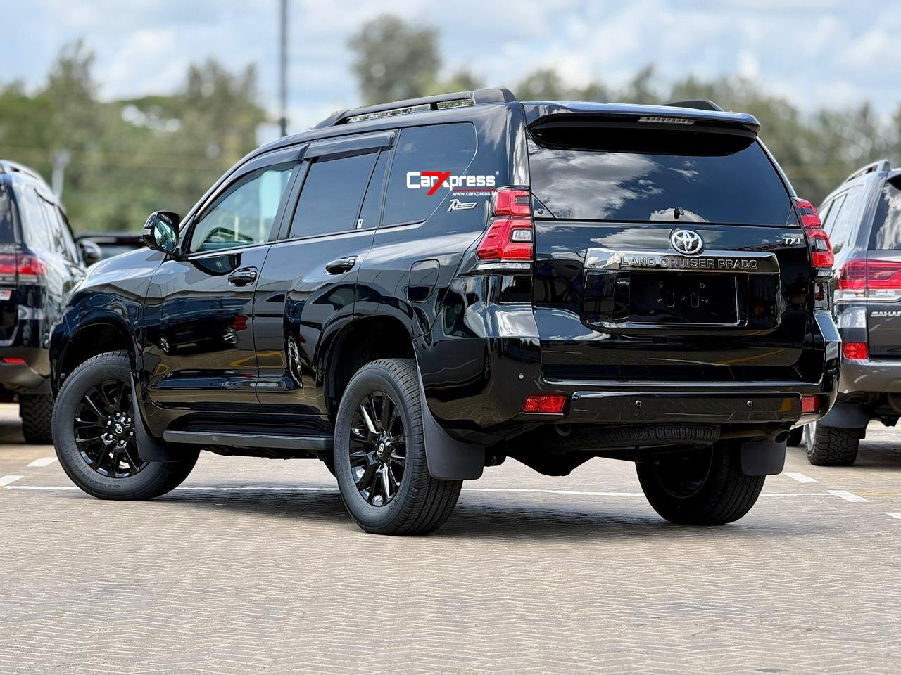 TOYOTA LAND CRUISER PRADO TXL MATT BLACK EDITION thumbnail 2