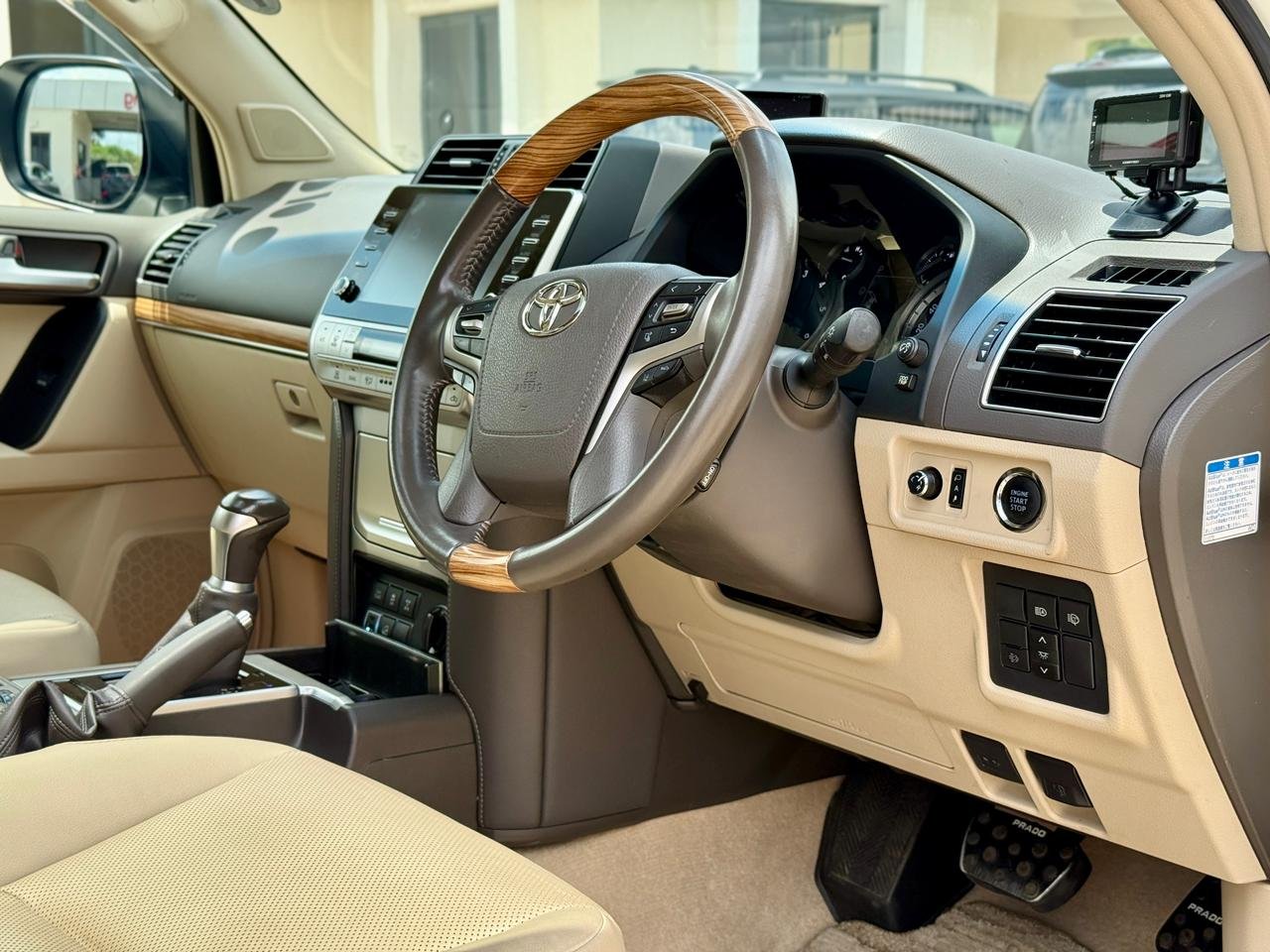 TOYOTA LAND CRUISER PRADO TXL thumbnail 12