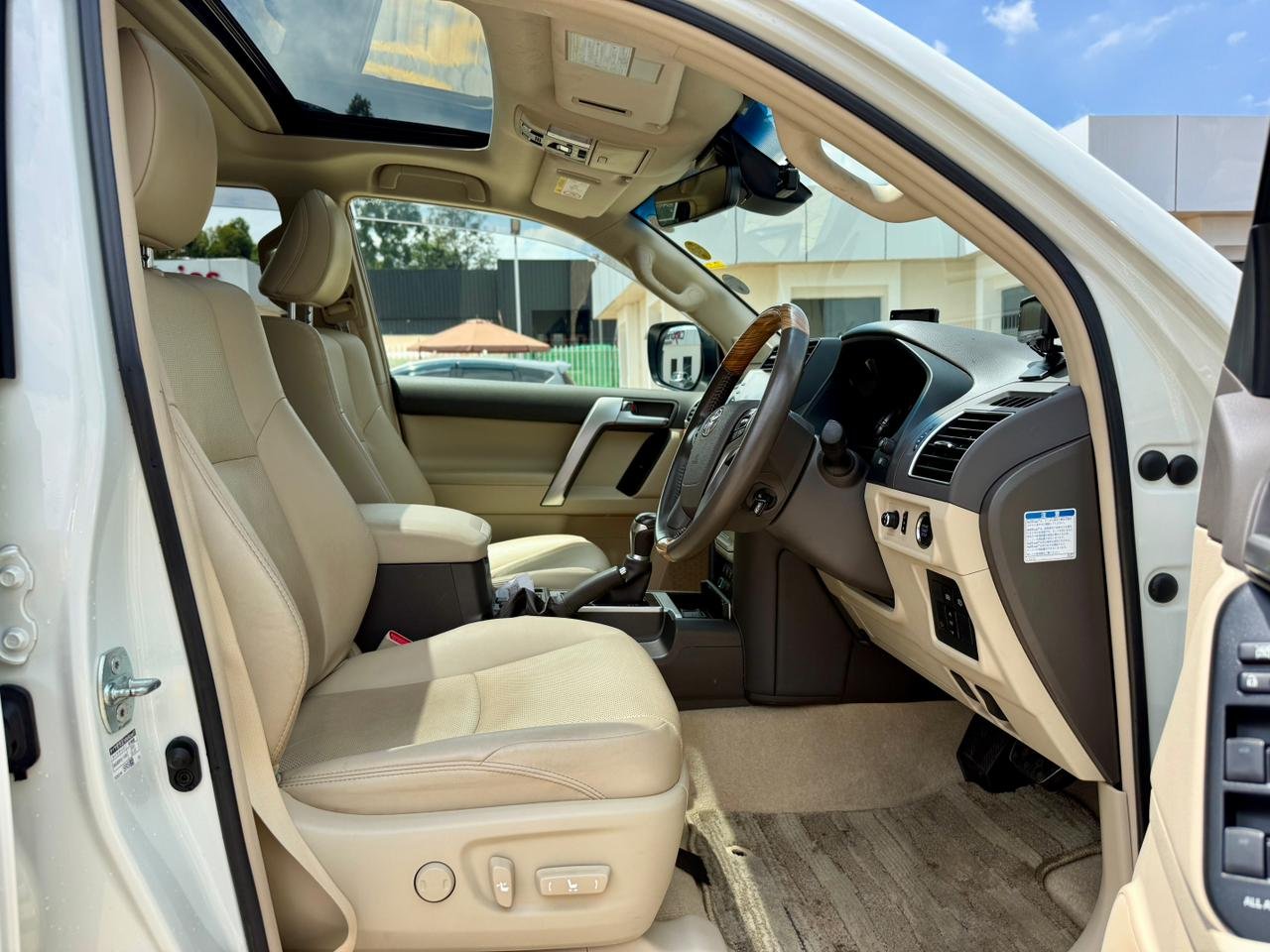 TOYOTA LAND CRUISER PRADO TXL thumbnail 8