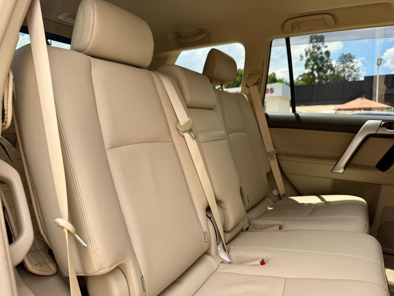 TOYOTA LAND CRUISER PRADO TXL thumbnail 13