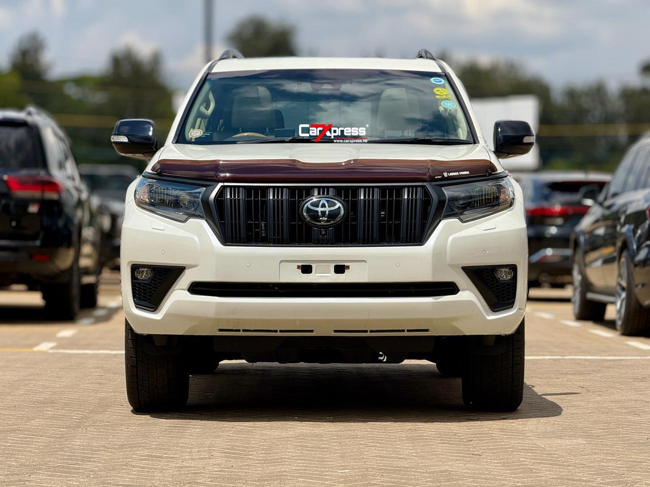TOYOTA LAND CRUISER PRADO TXL thumbnail 3