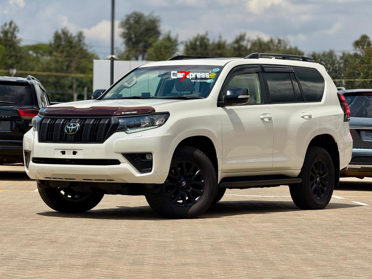 TOYOTA LAND CRUISER PRADO TXL thumbnail 5