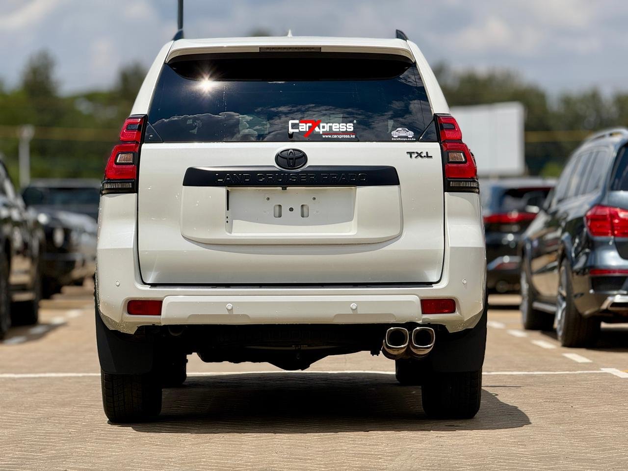 TOYOTA LAND CRUISER PRADO TXL thumbnail 4