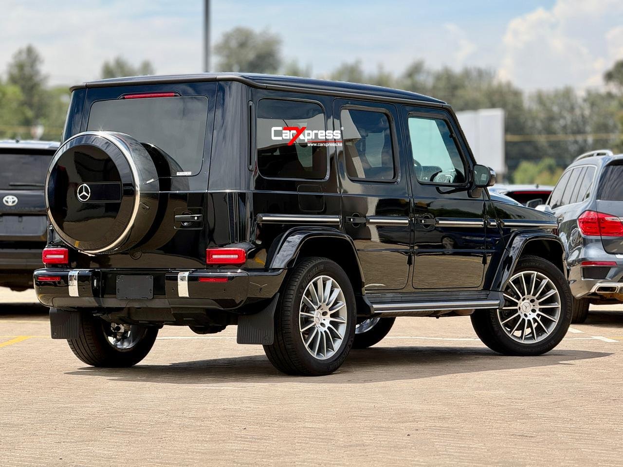 MERCEDES BENZ G350d G-WAGON thumbnail 6