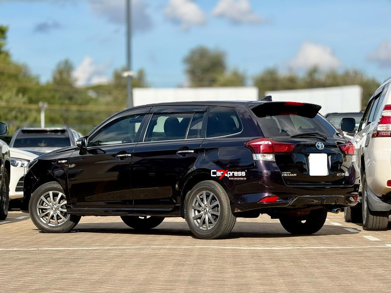 TOYOTA FIELDER WXB HYBRID thumbnail 2