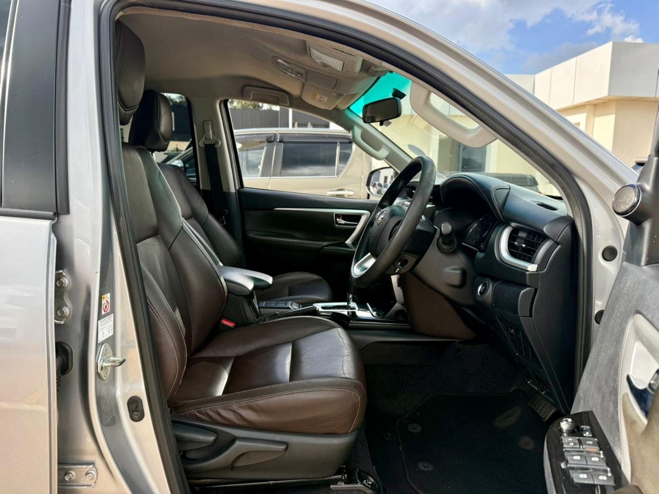 TOYOTA FORTUNER 2.4 GD6 thumbnail 7