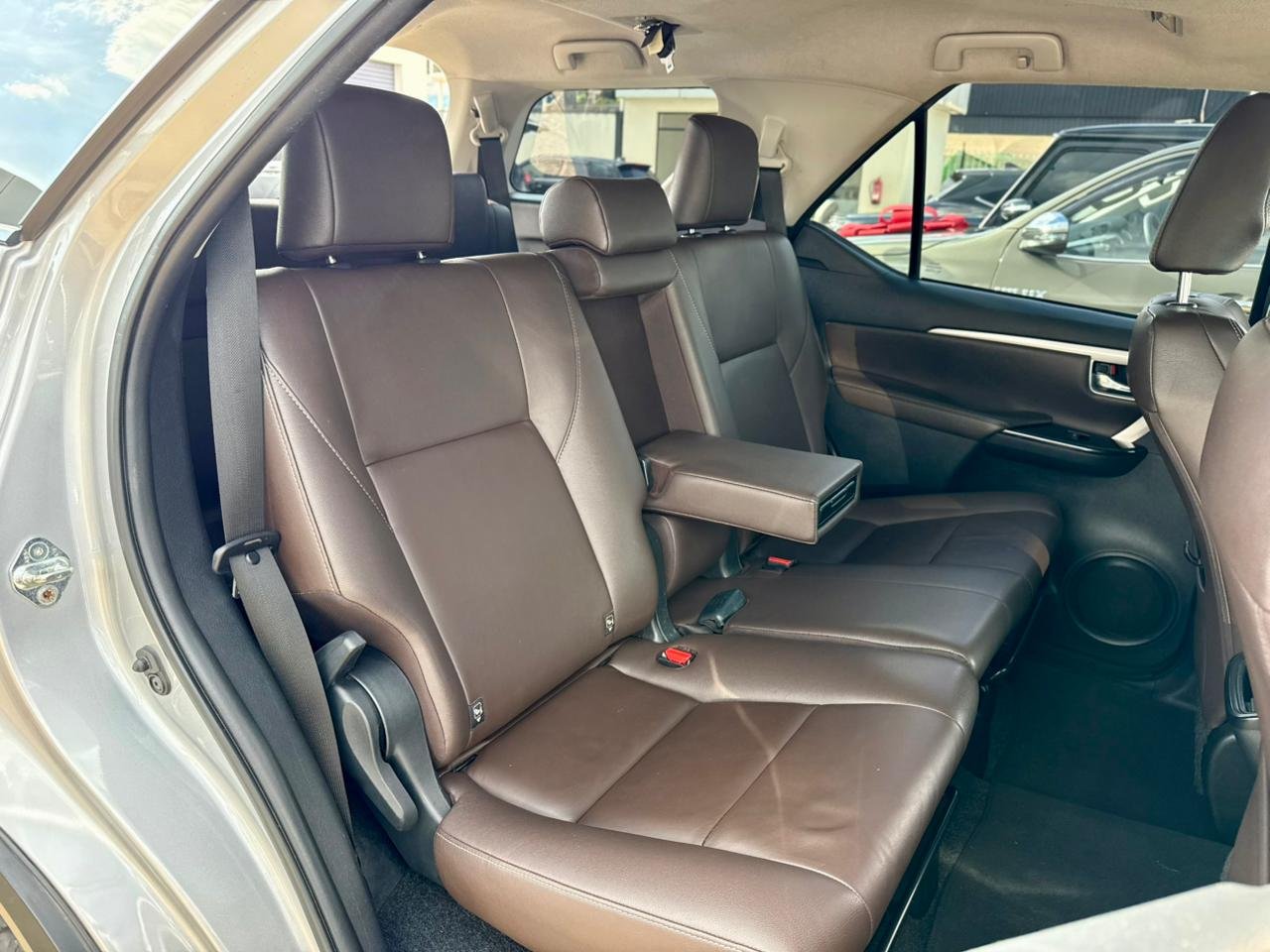 TOYOTA FORTUNER 2.4 GD6 thumbnail 15
