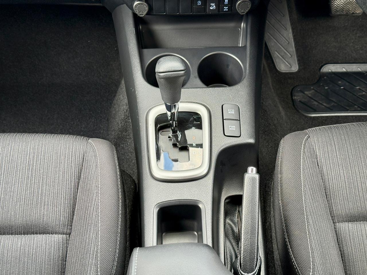 TOYOTA HILUX DOUBLE CAB thumbnail 11