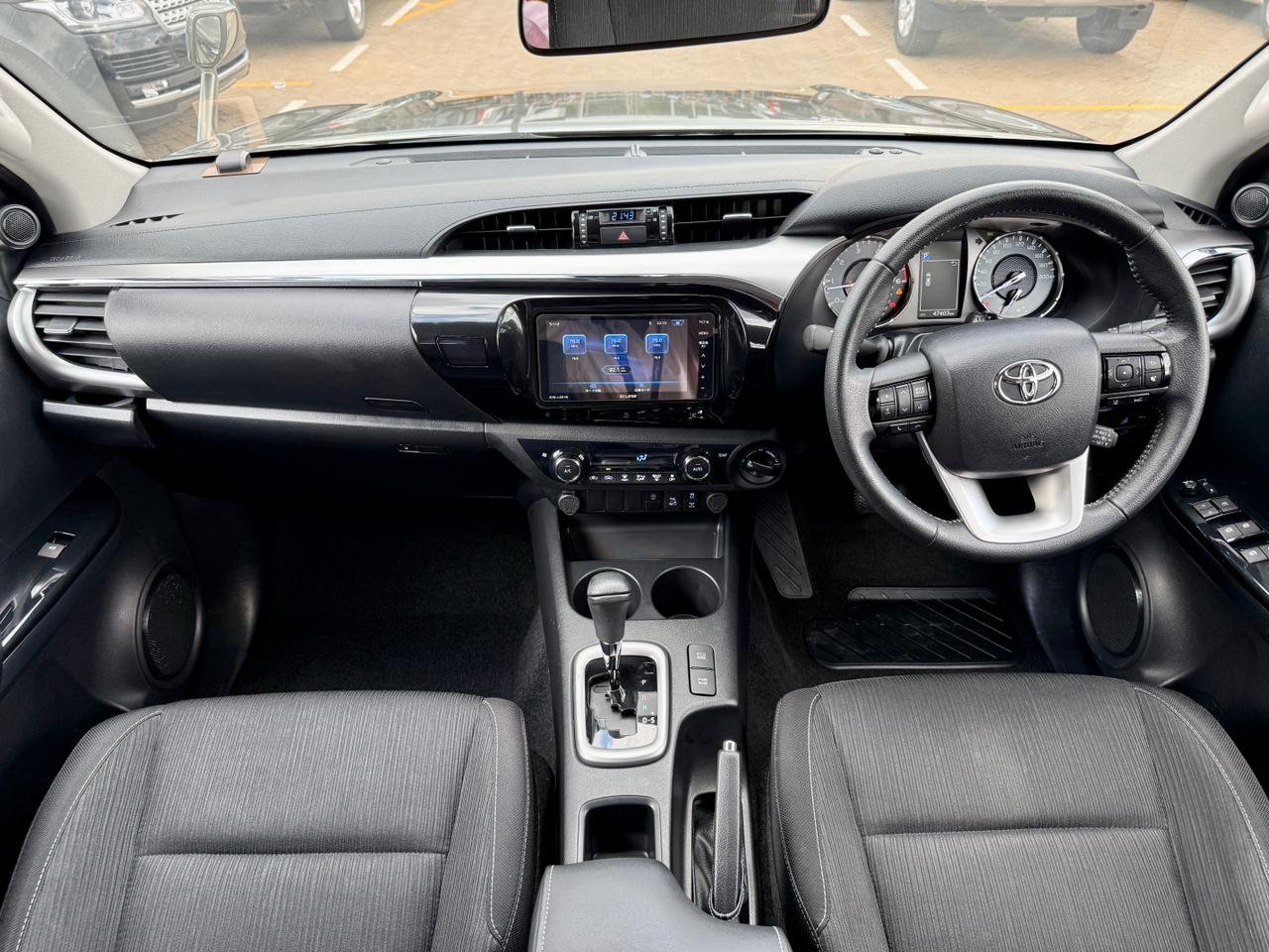 TOYOTA HILUX DOUBLE CAB thumbnail 9
