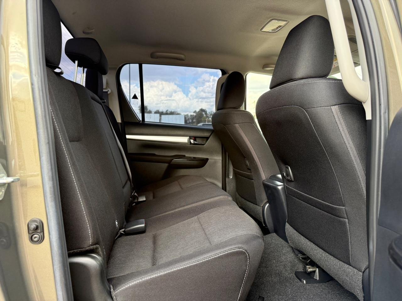 TOYOTA HILUX DOUBLE CAB thumbnail 14
