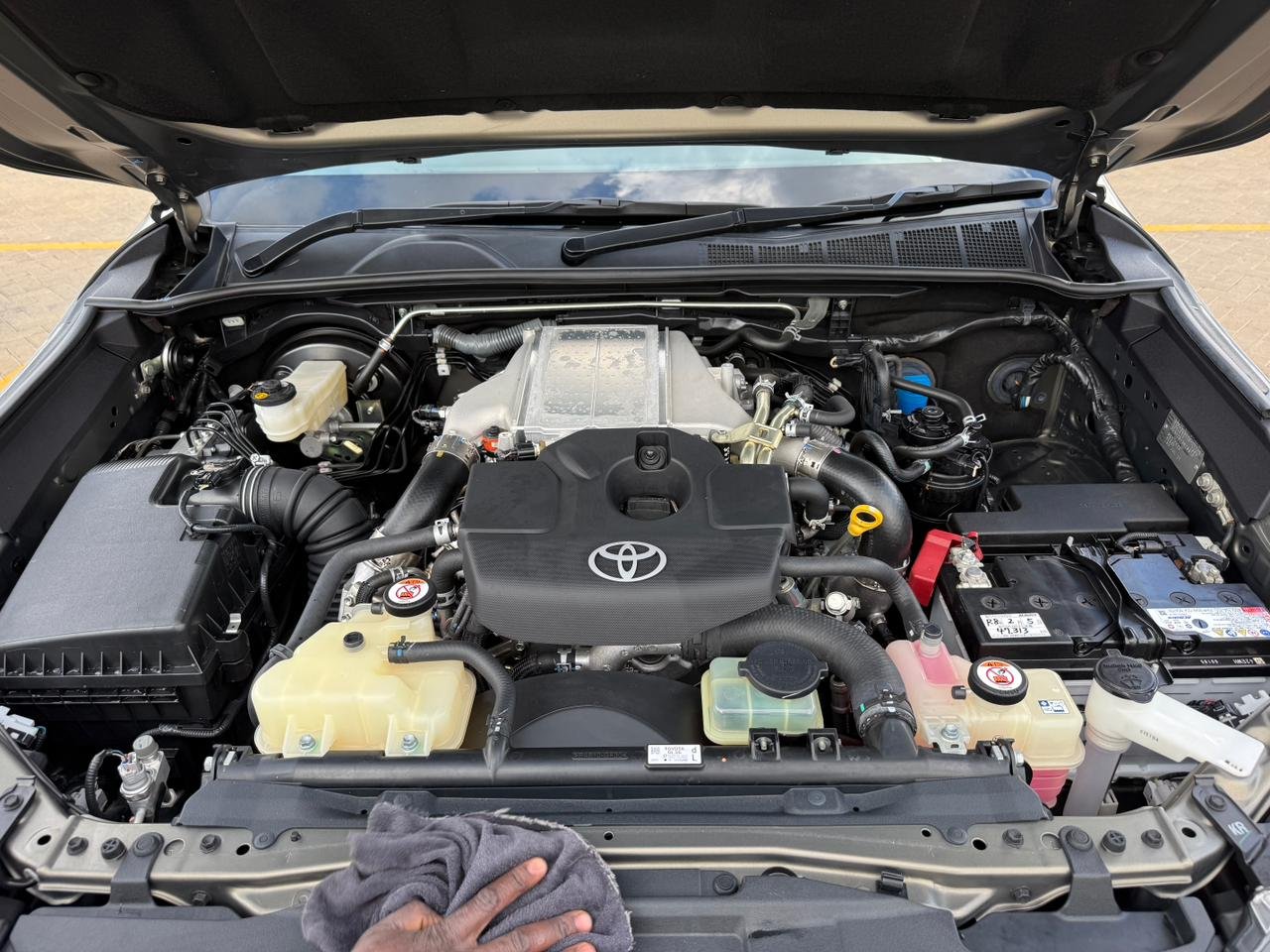 TOYOTA HILUX DOUBLE CAB thumbnail 16