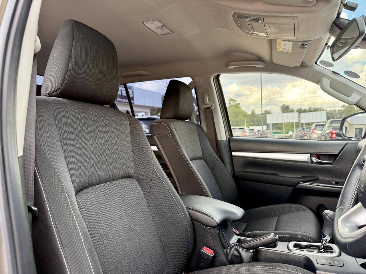 TOYOTA HILUX DOUBLE CAB thumbnail 7