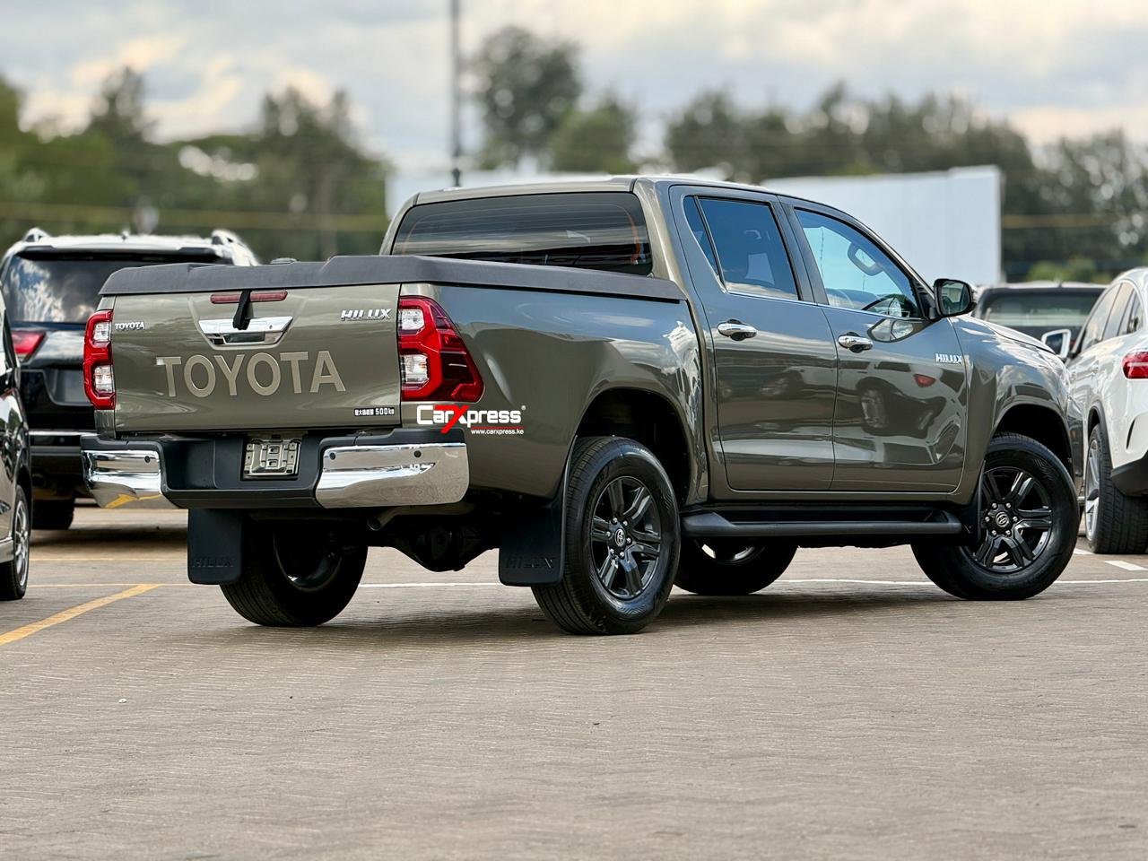 TOYOTA HILUX DOUBLE CAB thumbnail 6