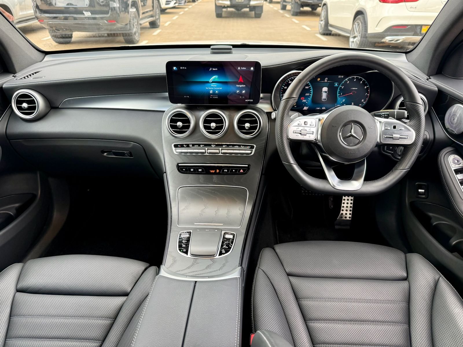MERCEDES BENZ GLC 300 COUPE 4MATIC thumbnail 8