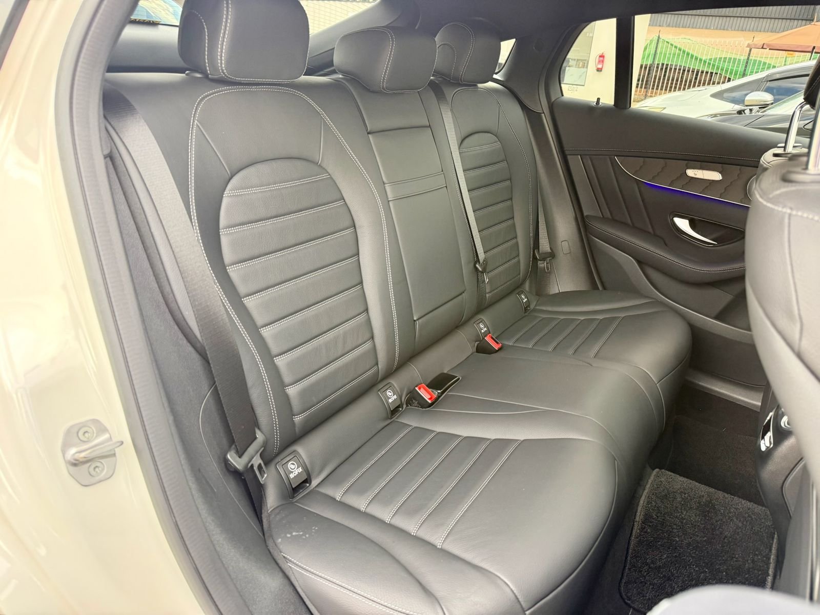 MERCEDES BENZ GLC 300 COUPE 4MATIC thumbnail 16