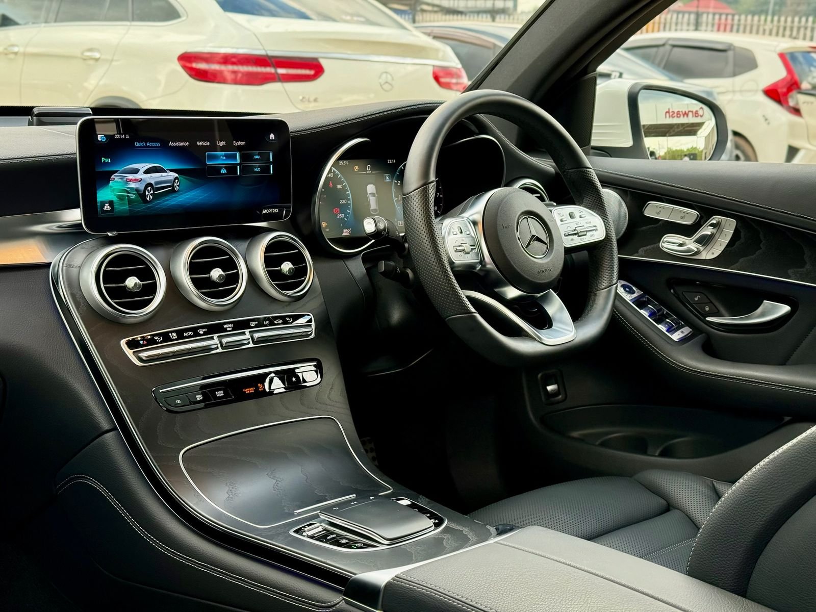 MERCEDES BENZ GLC 300 COUPE 4MATIC thumbnail 11