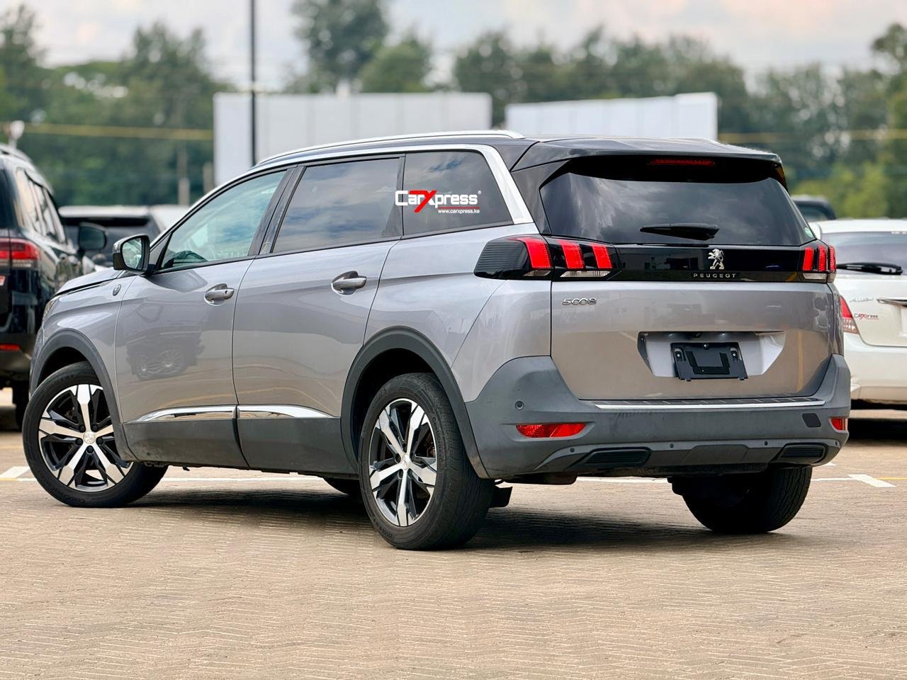 PEUGEOT 5008 CROSSCITY EDITION thumbnail 2