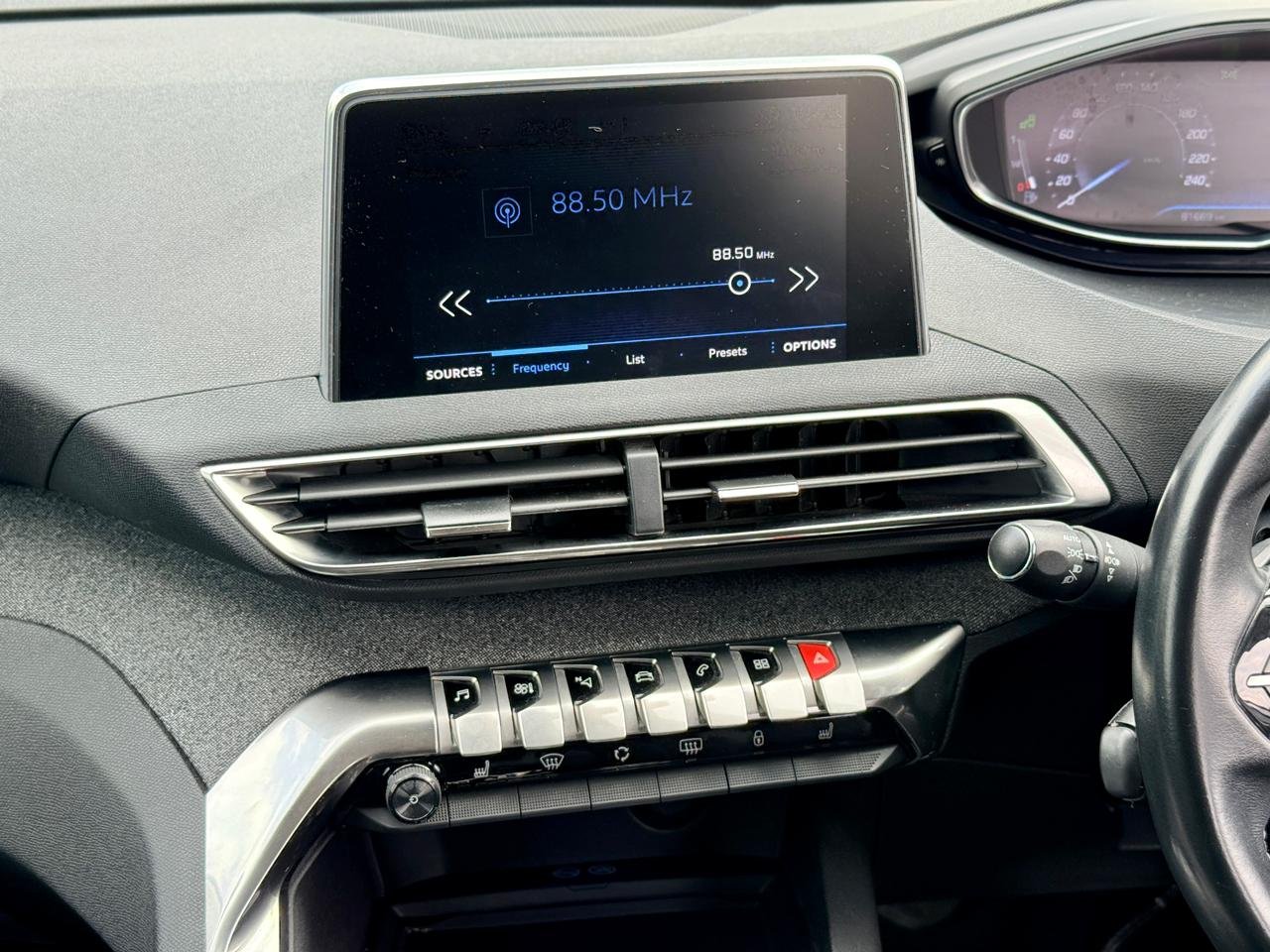 PEUGEOT 5008 CROSSCITY EDITION thumbnail 10
