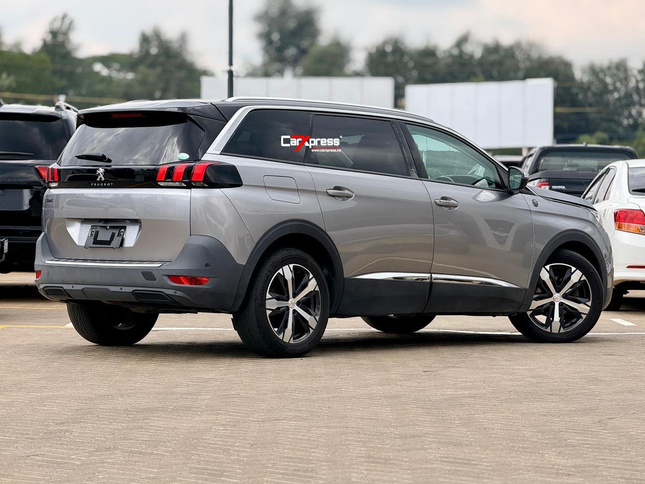 PEUGEOT 5008 CROSSCITY EDITION thumbnail 6