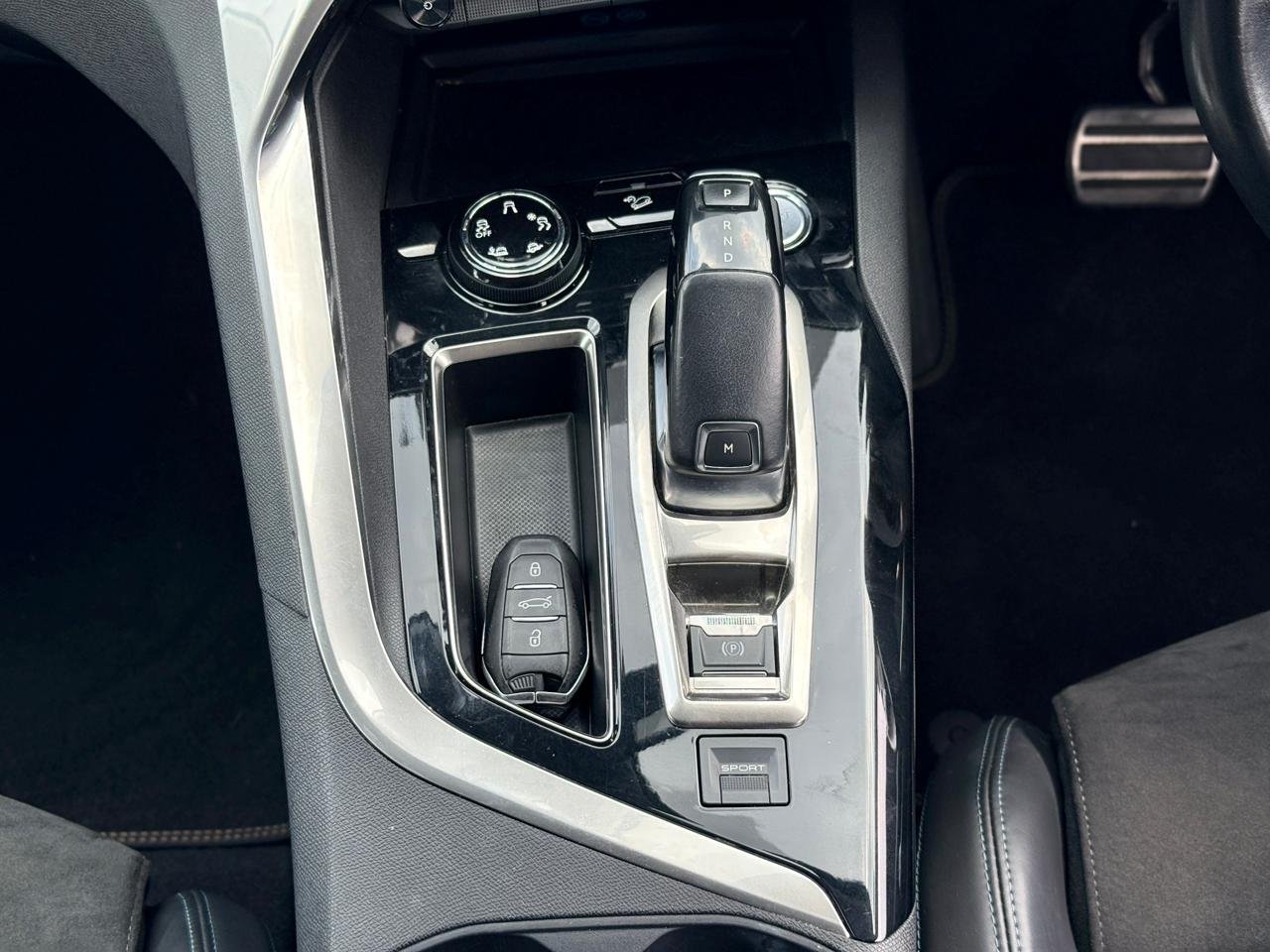 PEUGEOT 5008 CROSSCITY EDITION thumbnail 11