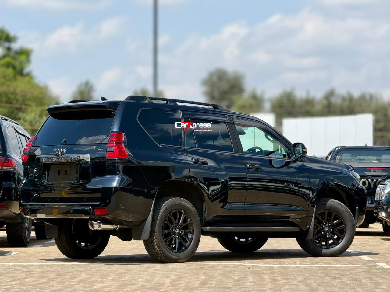 TOYOTA LAND CRUISER PRADO TXL MATT BLACK EDITION thumbnail 6