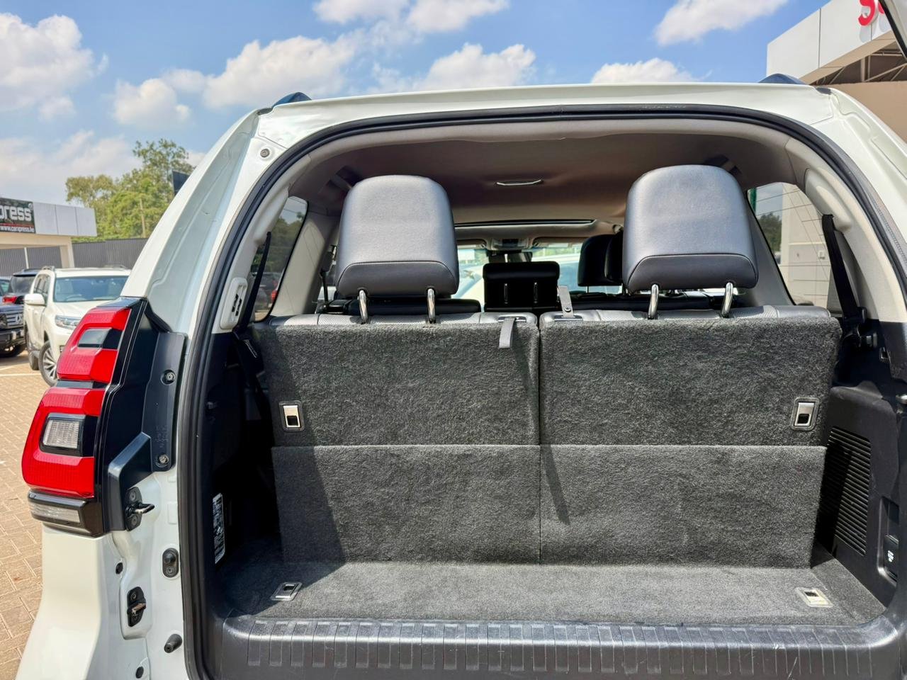 TOYOTA LAND CRUISER PRADO VXL thumbnail 18