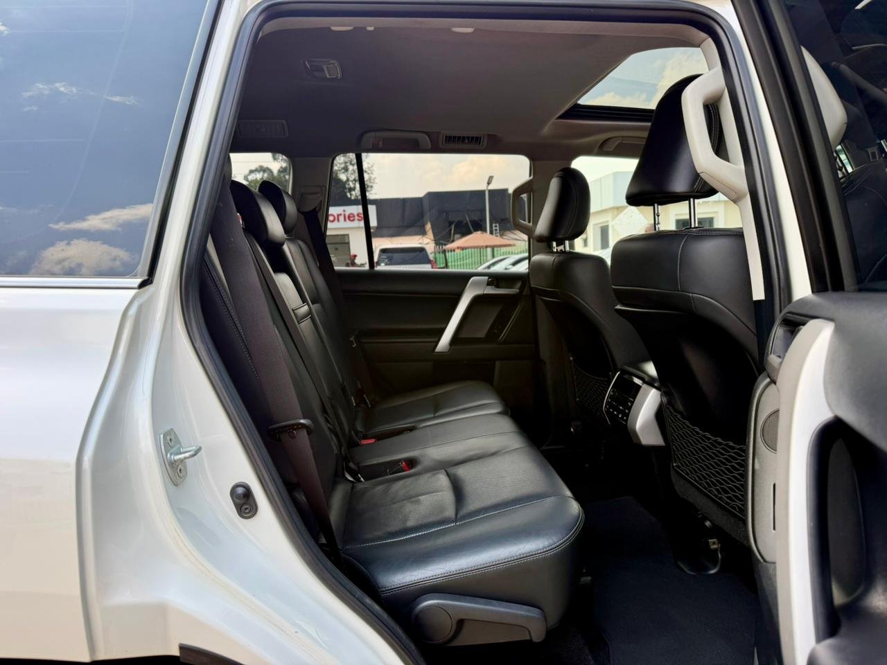 TOYOTA LAND CRUISER PRADO VXL thumbnail 15