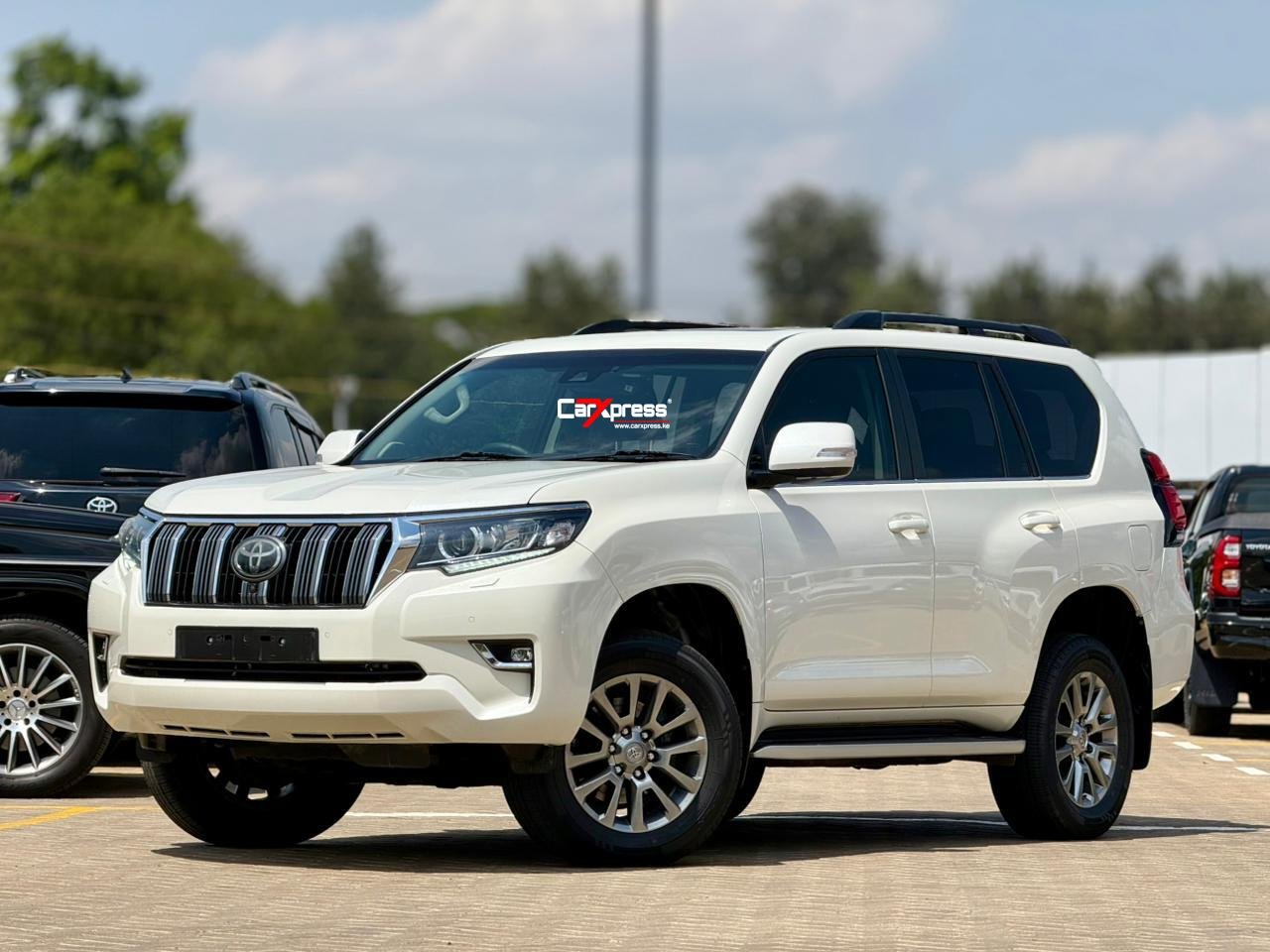 TOYOTA LAND CRUISER PRADO VXL thumbnail 5