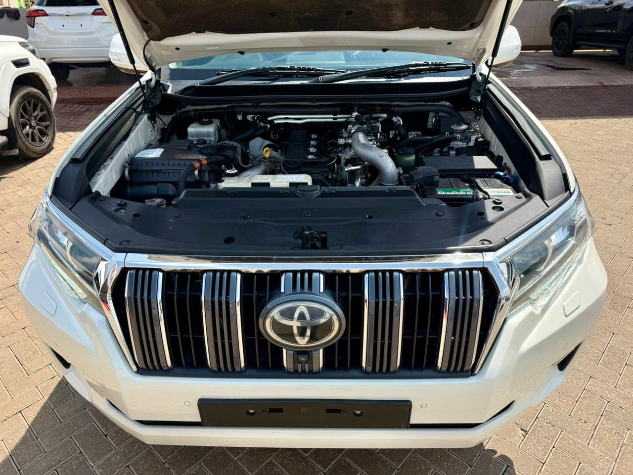 TOYOTA LAND CRUISER PRADO VXL thumbnail 20