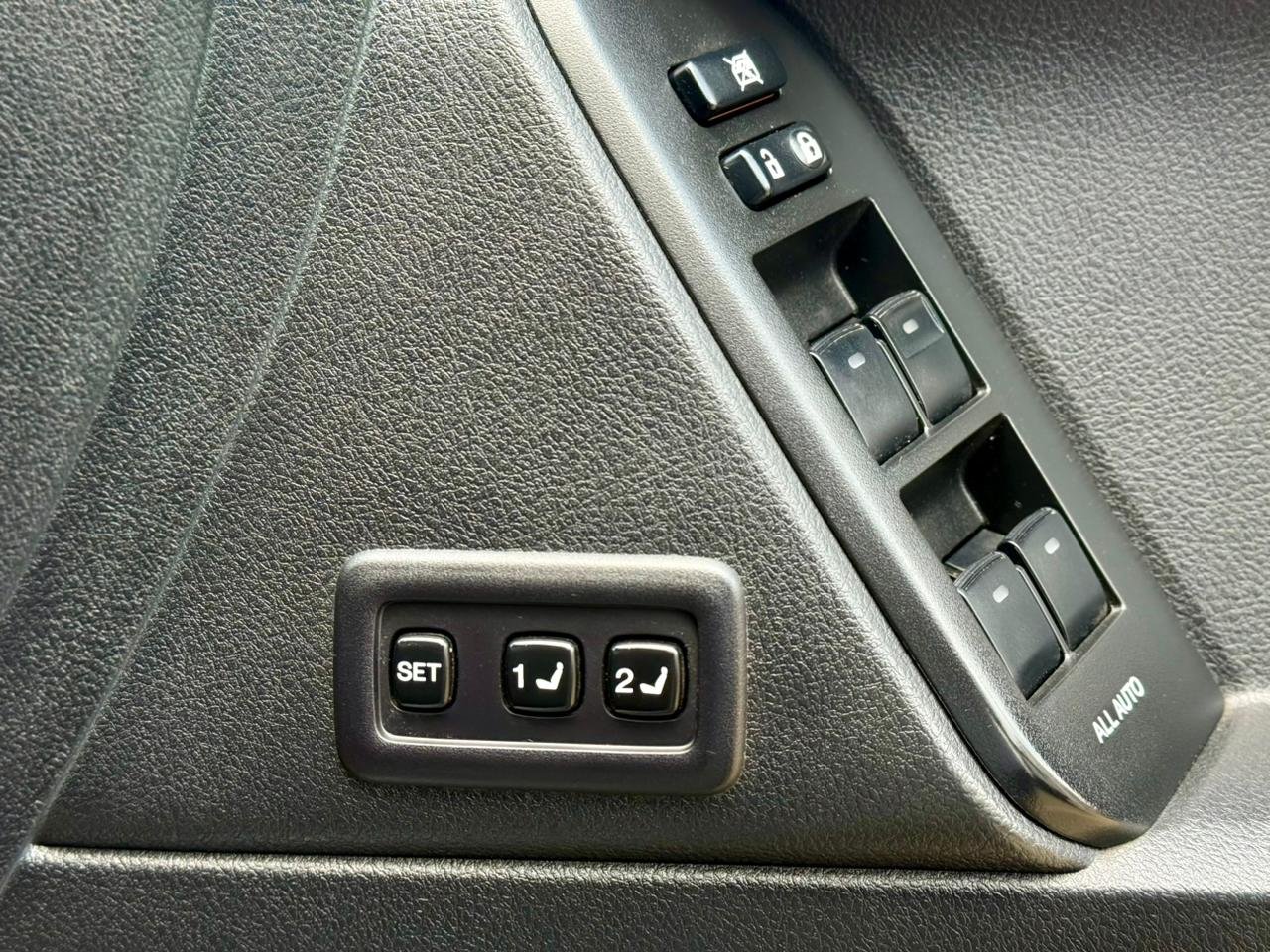 TOYOTA LAND CRUISER PRADO VXL thumbnail 13