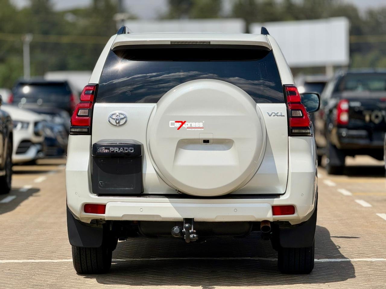 TOYOTA LAND CRUISER PRADO VXL thumbnail 4