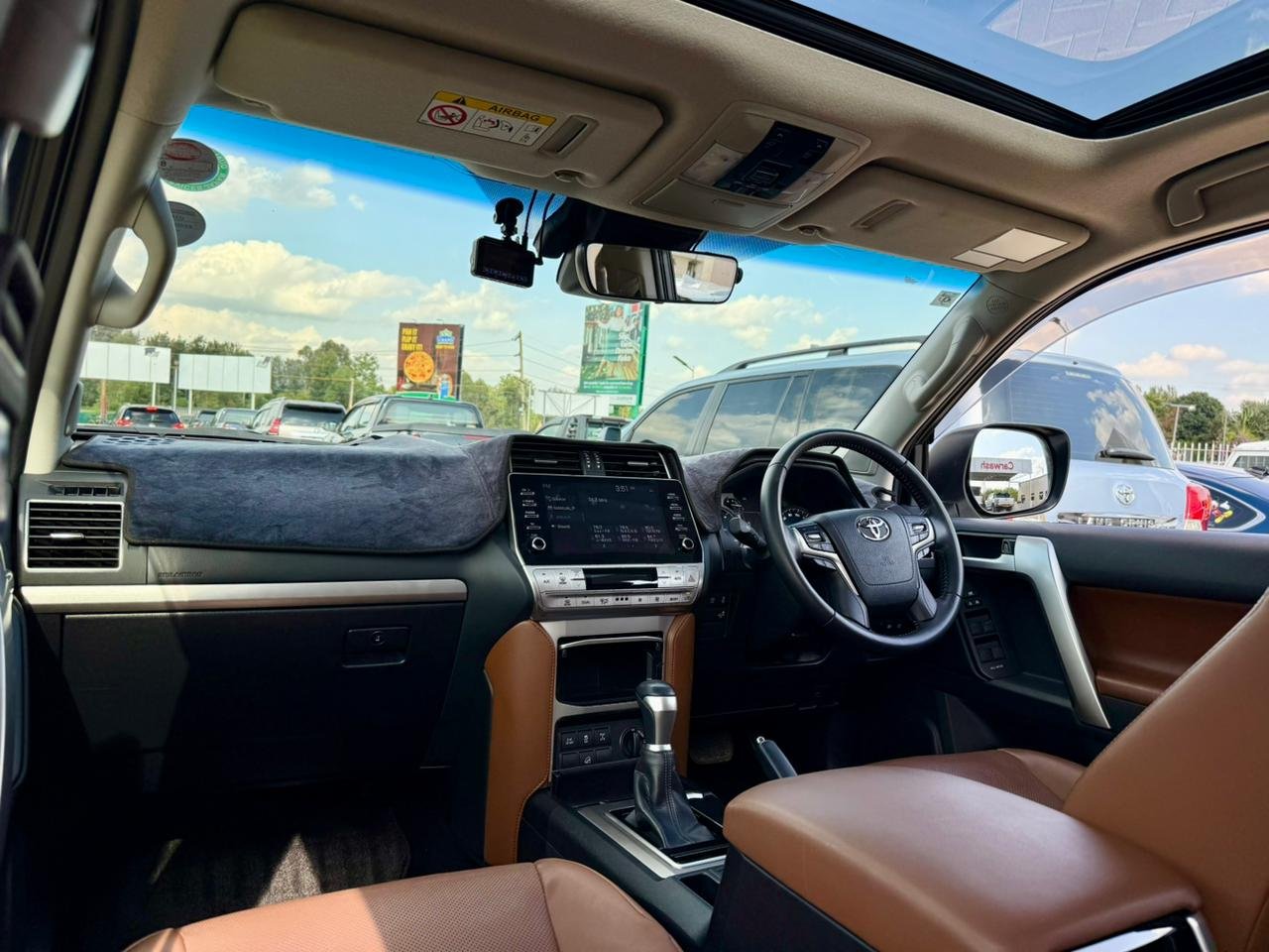 TOYOTA LAND CRUISER PRADO TXL thumbnail 9
