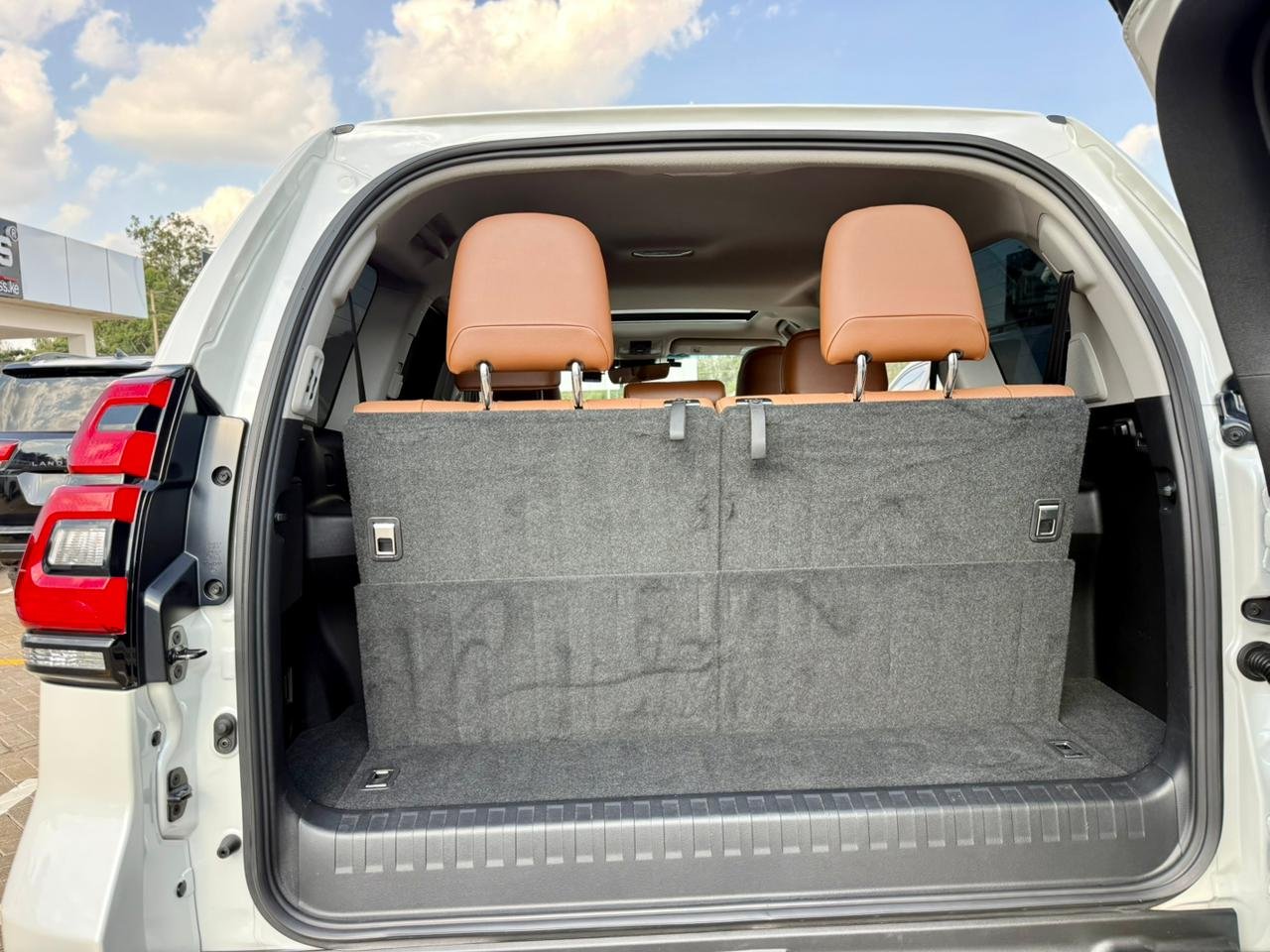 TOYOTA LAND CRUISER PRADO TXL thumbnail 17