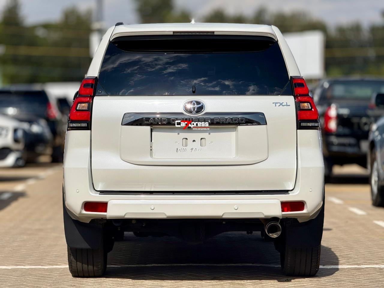 TOYOTA LAND CRUISER PRADO TXL thumbnail 4