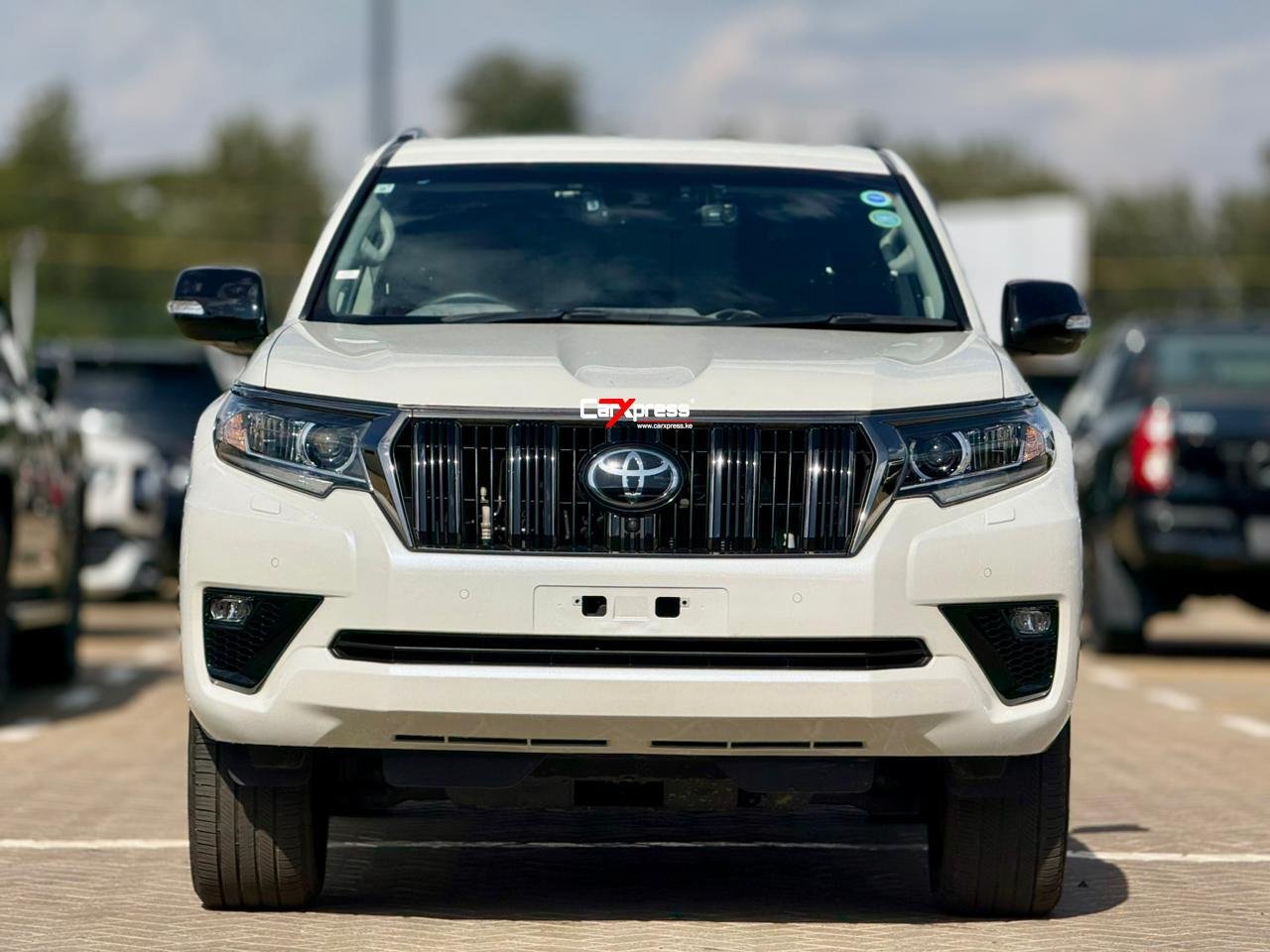 TOYOTA LAND CRUISER PRADO TXL thumbnail 3