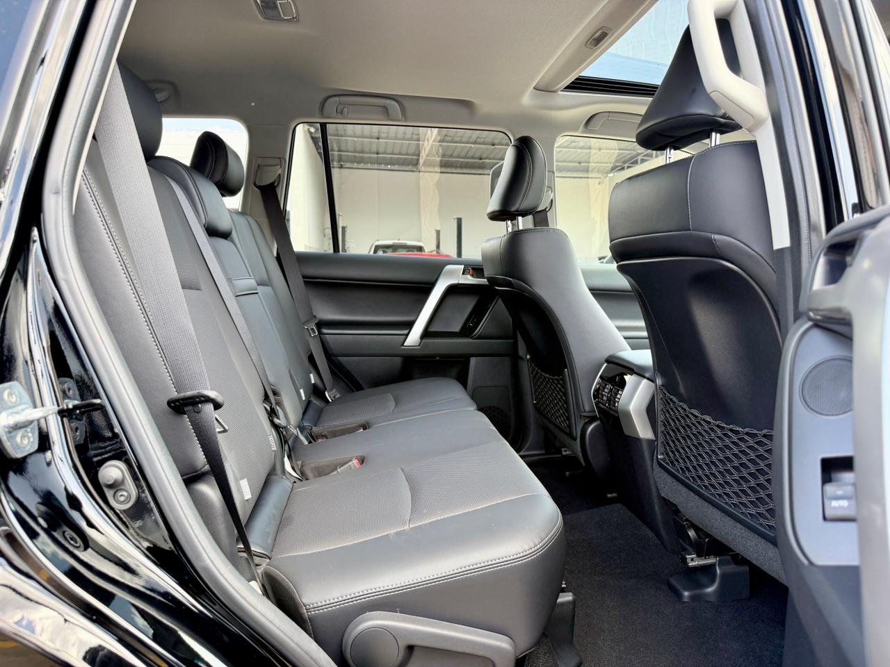 TOYOTA LAND CRUISER PRADO TXL thumbnail 16