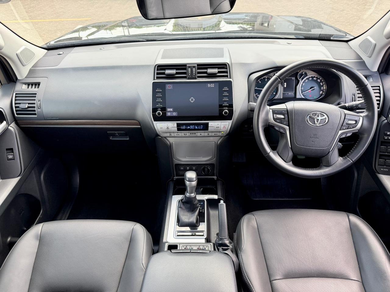 TOYOTA LAND CRUISER PRADO TXL thumbnail 9