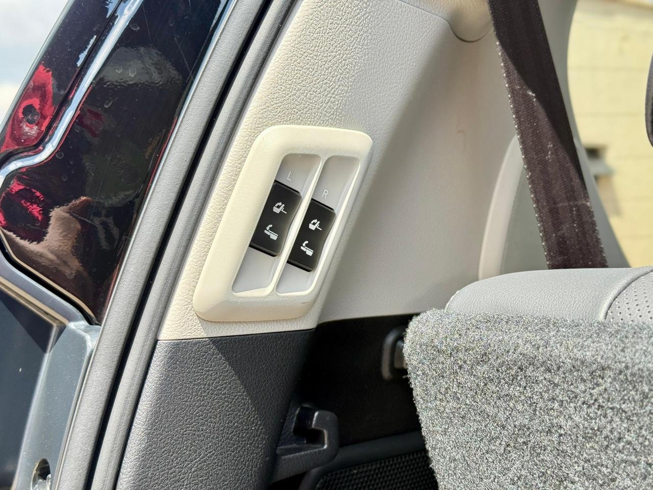 TOYOTA LAND CRUISER PRADO TXL thumbnail 19
