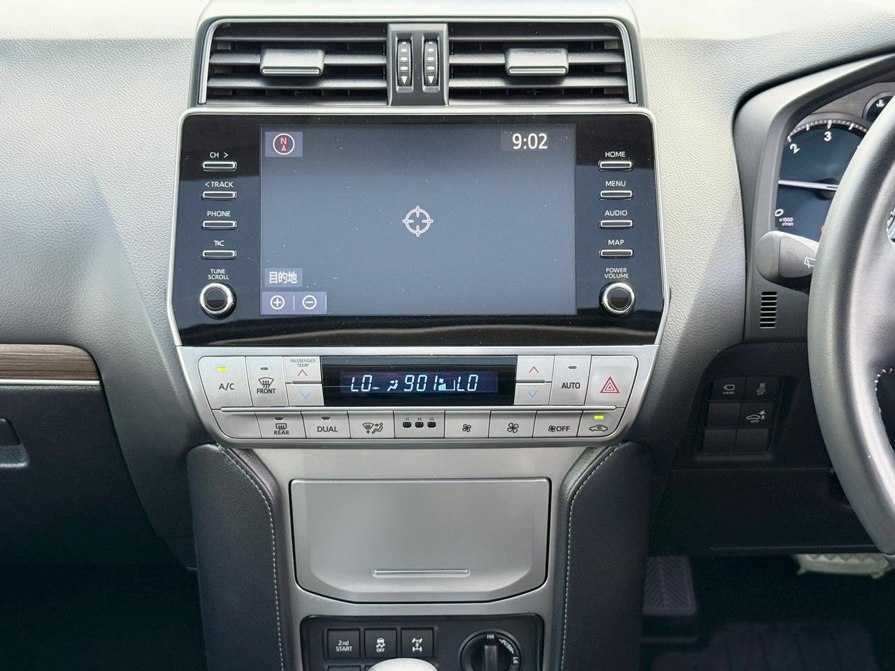 TOYOTA LAND CRUISER PRADO TXL thumbnail 10