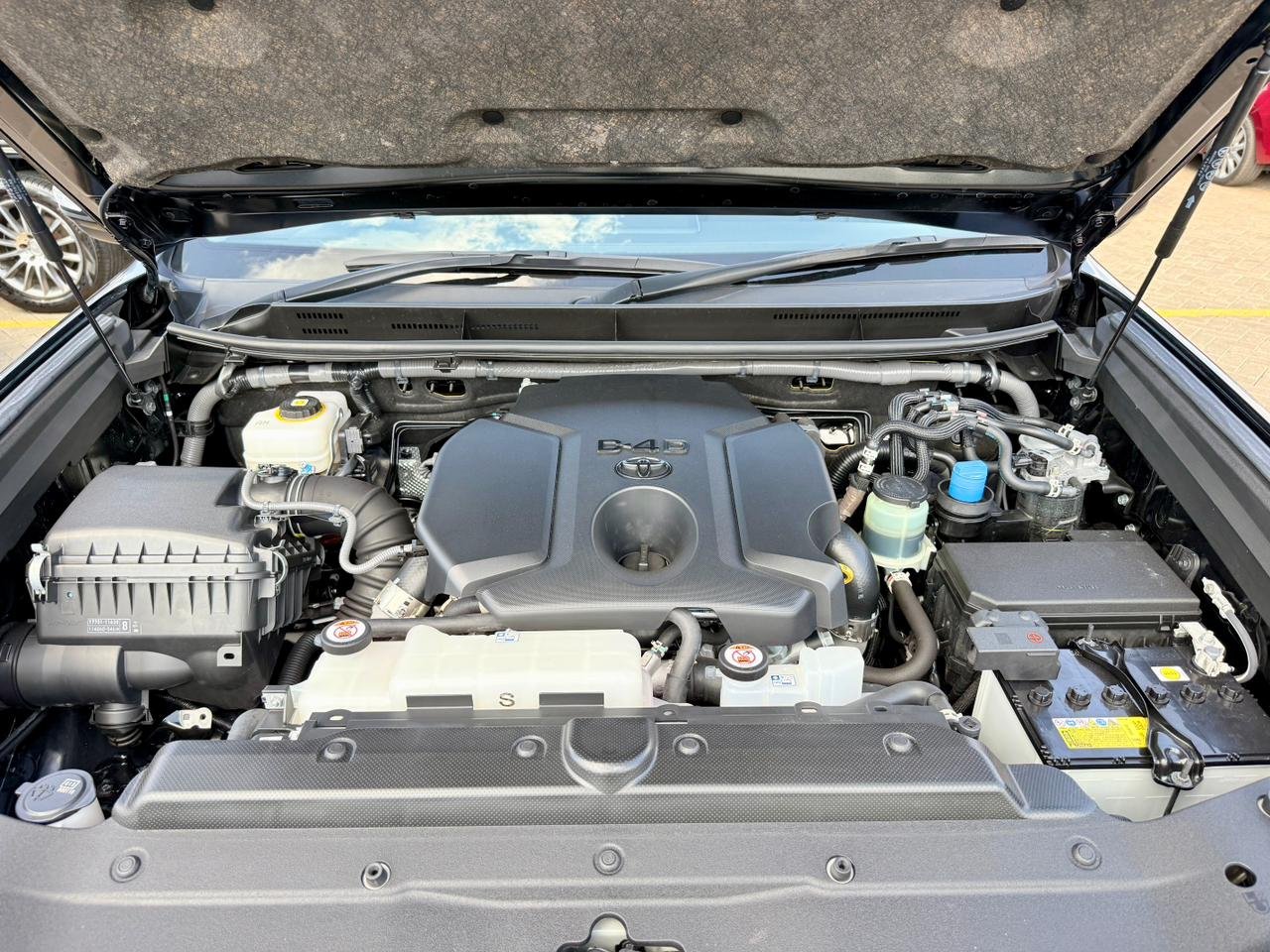 TOYOTA LAND CRUISER PRADO TXL thumbnail 20