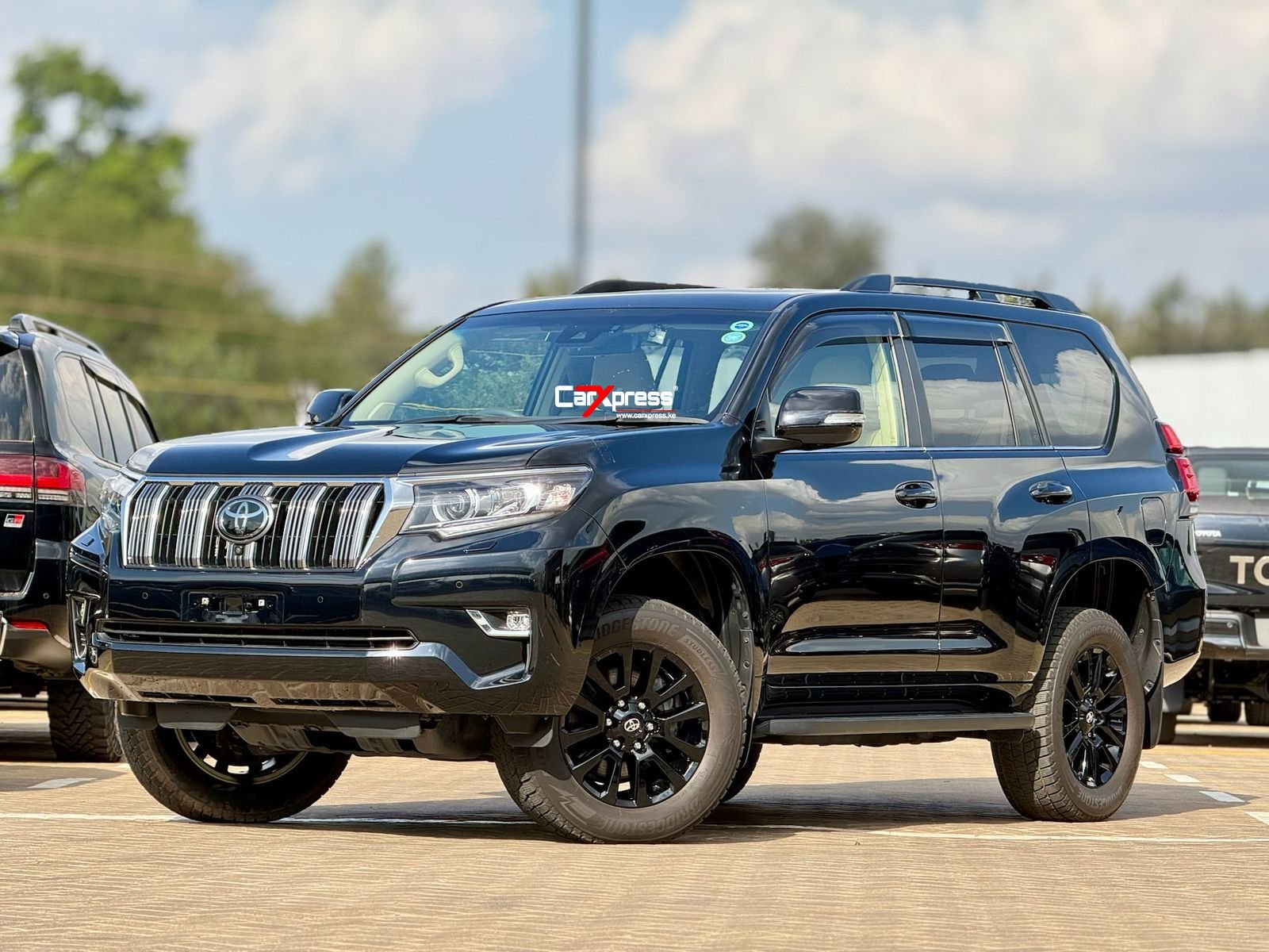 TOYOTA LAND CRUISER PRADO TXL MATT BLACK EDITION thumbnail 5