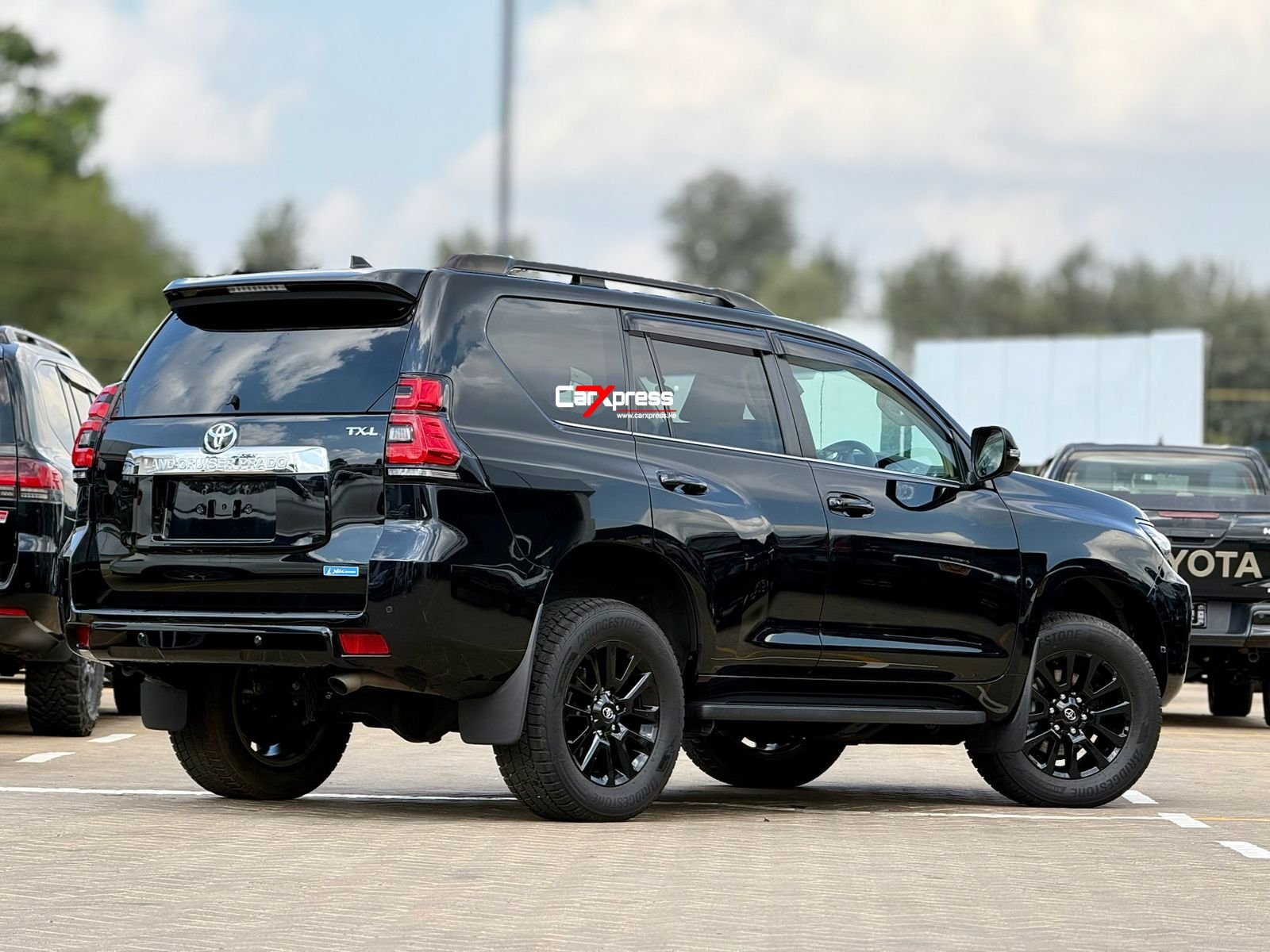 TOYOTA LAND CRUISER PRADO TXL MATT BLACK EDITION thumbnail 6
