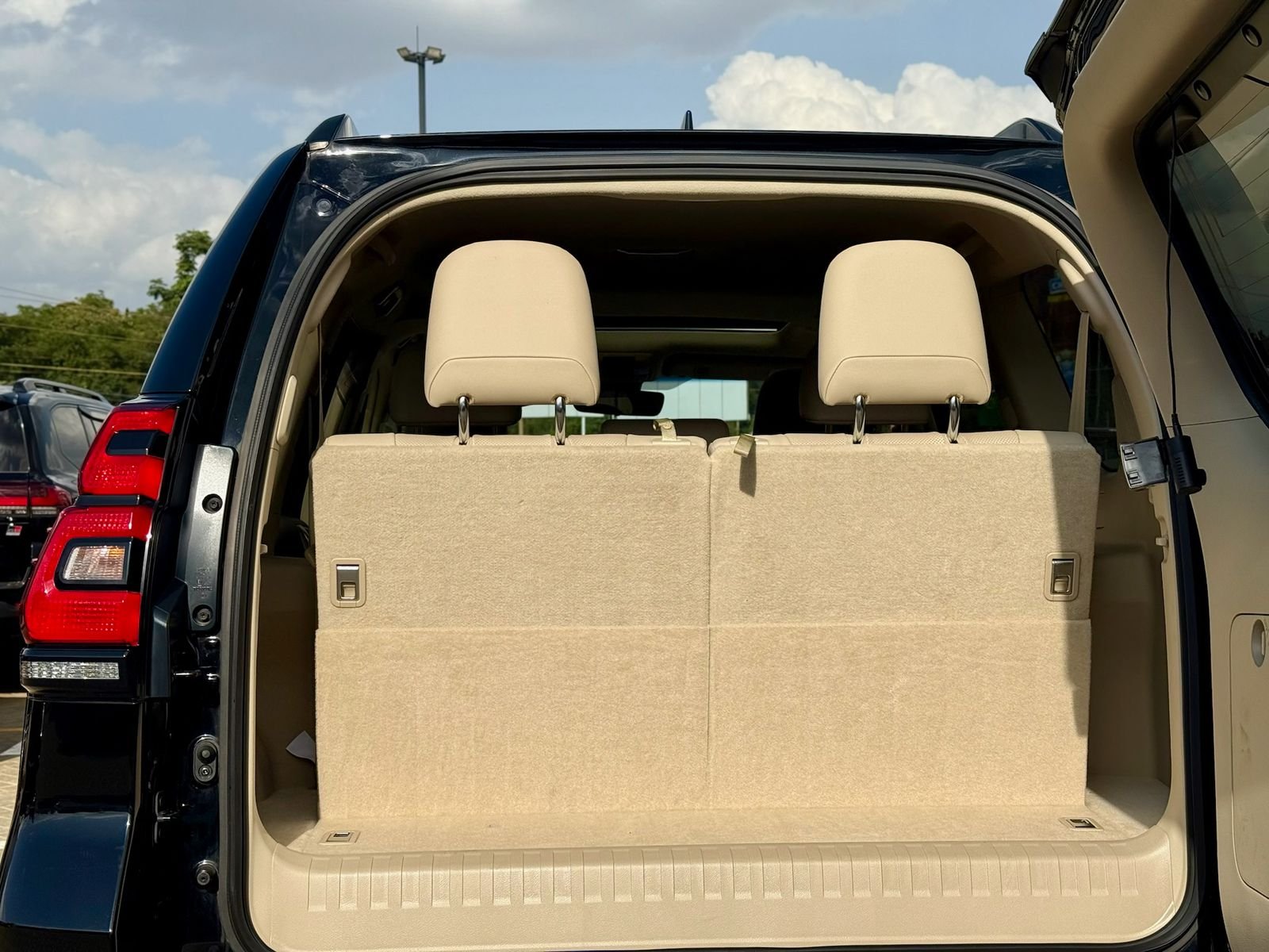 TOYOTA LAND CRUISER PRADO TXL MATT BLACK EDITION thumbnail 18