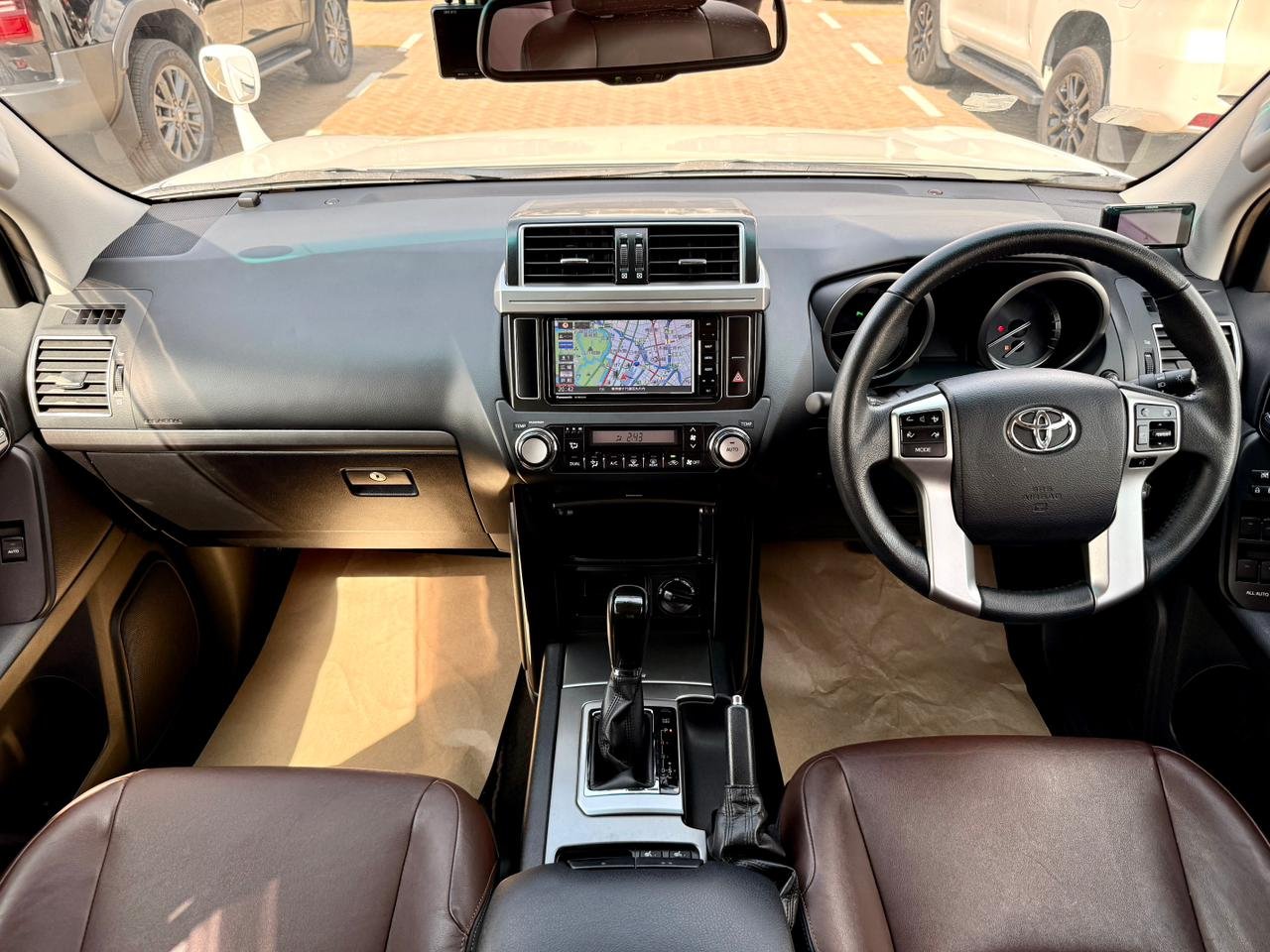 TOYOTA LAND CRUISER PRADO TX thumbnail 9