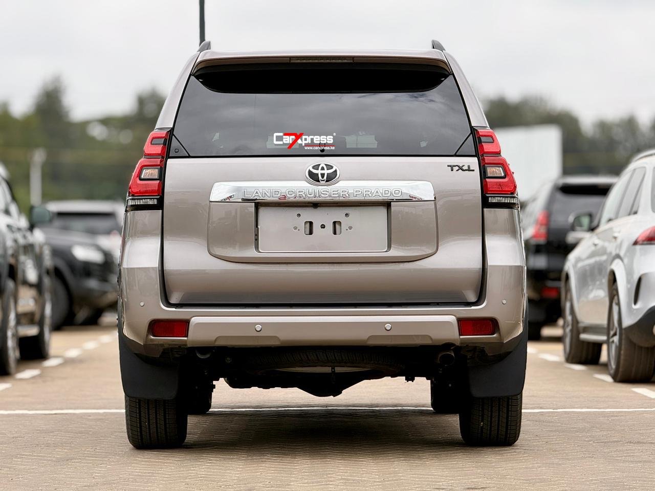 TOYOTA LAND CRUISER PRADO TXL thumbnail 4