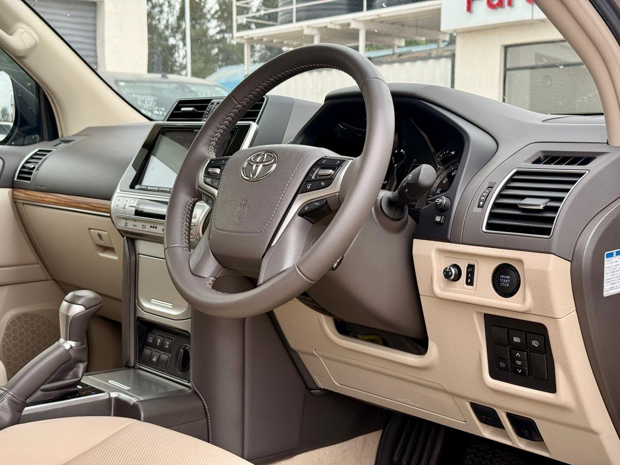 TOYOTA LAND CRUISER PRADO TXL thumbnail 14