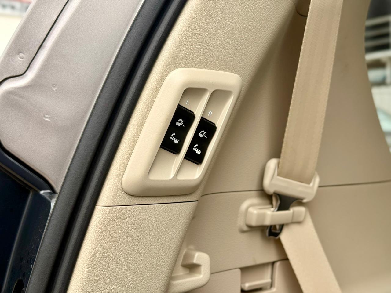 TOYOTA LAND CRUISER PRADO TXL thumbnail 19