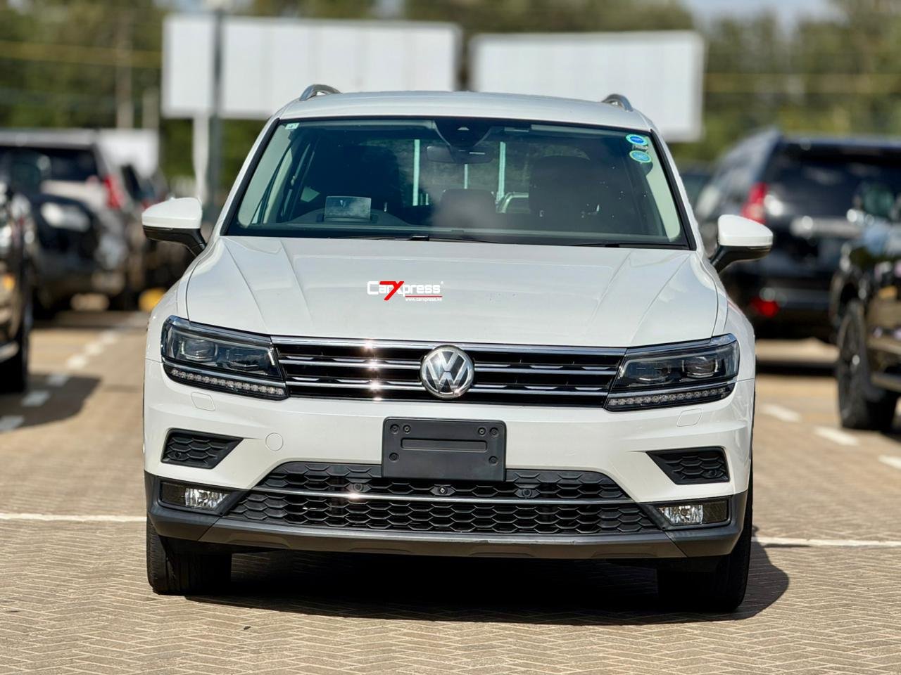 VOLKSWAGEN TIGUAN TDI 4MOTION thumbnail 3