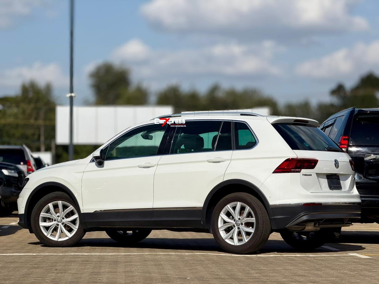 VOLKSWAGEN TIGUAN TDI 4MOTION thumbnail 2
